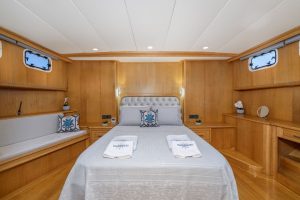 Eagle-Eyes-gulet-master-cabin-4