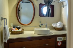 2 spacious master cabins and 4 elegant double cabins,