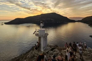 Kekova-bay-cruise-Sant-Nicolas-island-view-e1732120664424-1024x439-1
