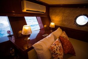 Queen of RTT, Queen of RTT, which can be rented for a minimum of 7 nights, offers luxury accommodation for up to 18 people