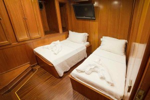 Dea del mare gulet yacht (13)cabin