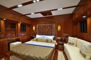 Gloriuos sailing gulet yacht cabin(13)