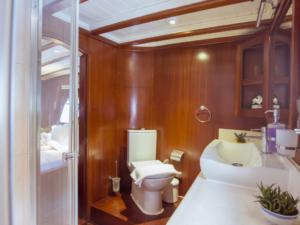 Yucebey guley yacht cabin(11)