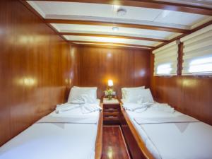 Yucebey guley yacht cabin(12)